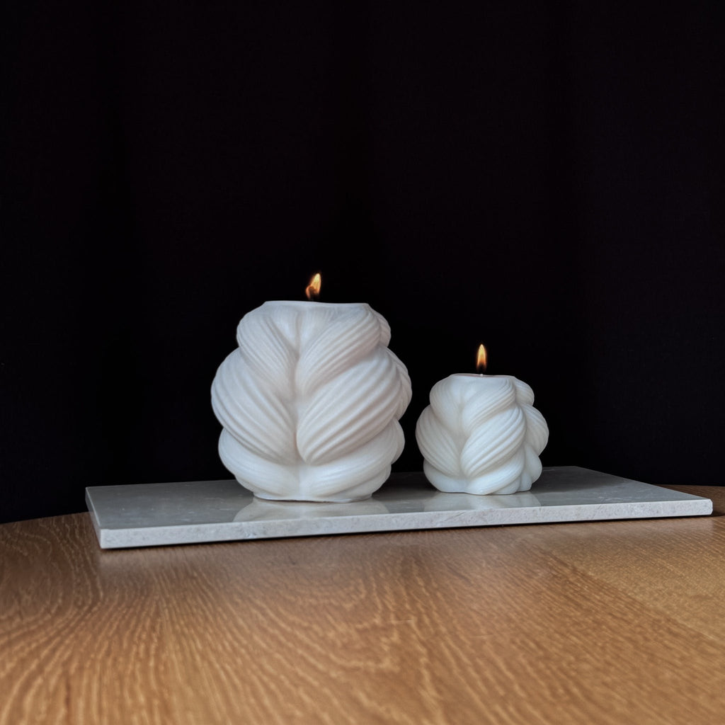 BRAID-Kerze, Rapswachskerze, geflochtenes Design, skulpturale Kerze, Baumwoll-Docht, handgefertigt, minimalistisches Design, umweltfreundlich, Deko-Kerze, modernes Interieur, Geschenkidee.