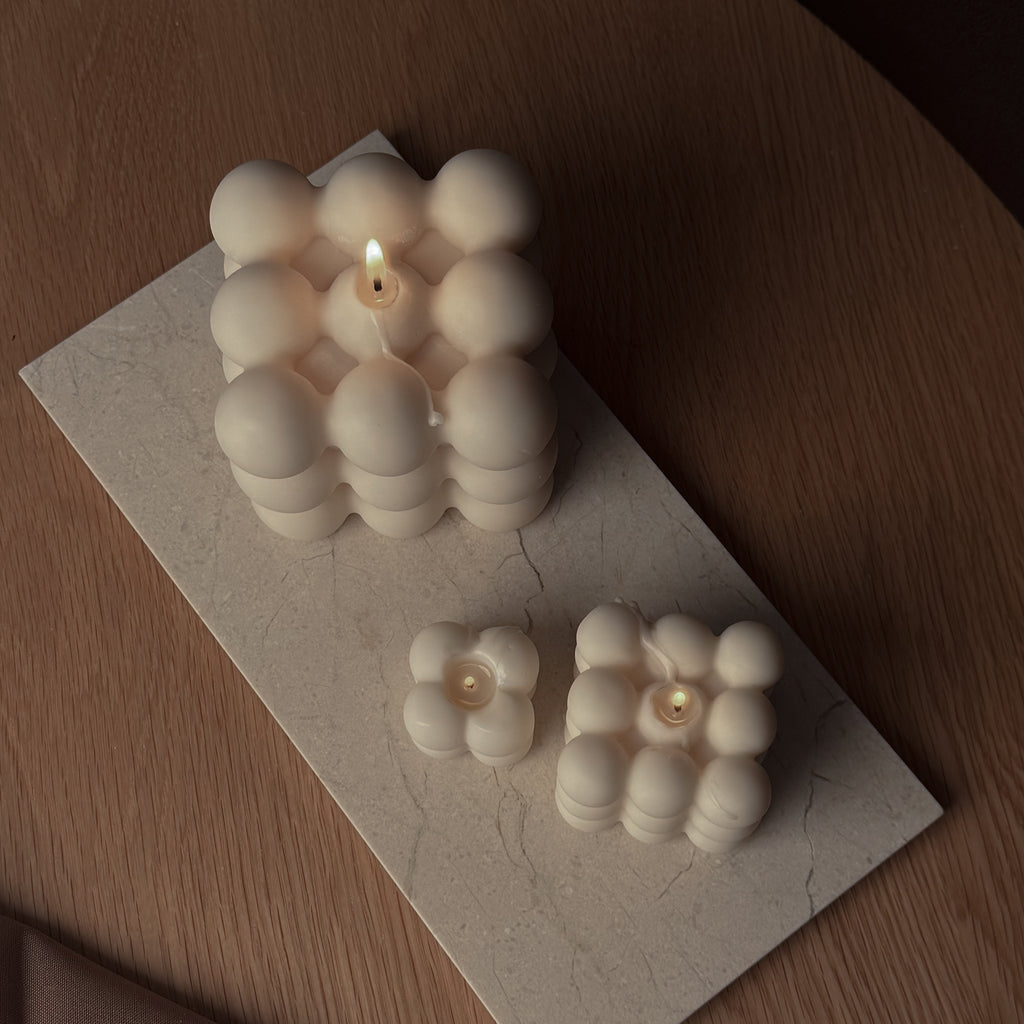  BUBBLE Kerzen, Rapswachskerze, Baumwolldocht, umweltfreundlich, Kerzen in verschiedenen Größen, stilvolles Design, minimalistische Dekoration, Geschenkidee, nachhaltige Produkte.