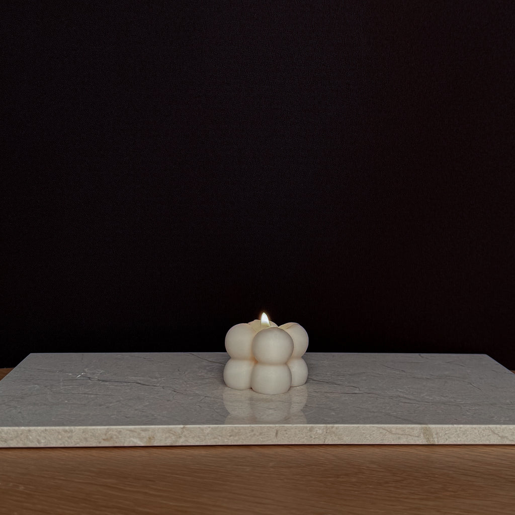  BUBBLE Kerzen, Rapswachskerze, Baumwolldocht, umweltfreundlich, Kerzen in verschiedenen Größen, stilvolles Design, minimalistische Dekoration, Geschenkidee, nachhaltige Produkte.