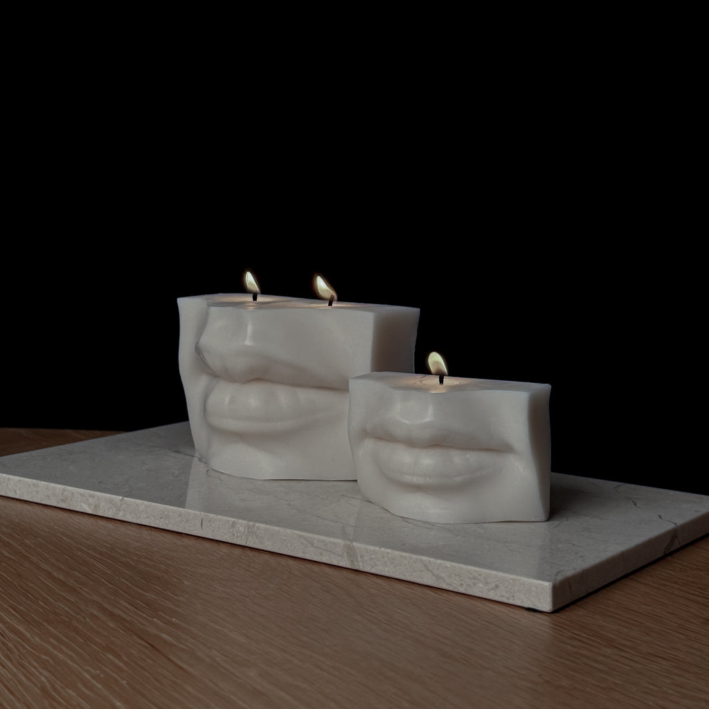 KISS Kerze, romantische Beleuchtung, künstlerisches Design, Geschenk für Paare, Liebe und Ästhetik, Hochzeitsdekoration, Jahrestagsgeschenk, intime Atmosphäre, zärtlicher Kuss, dekoratives Kunstwerk.