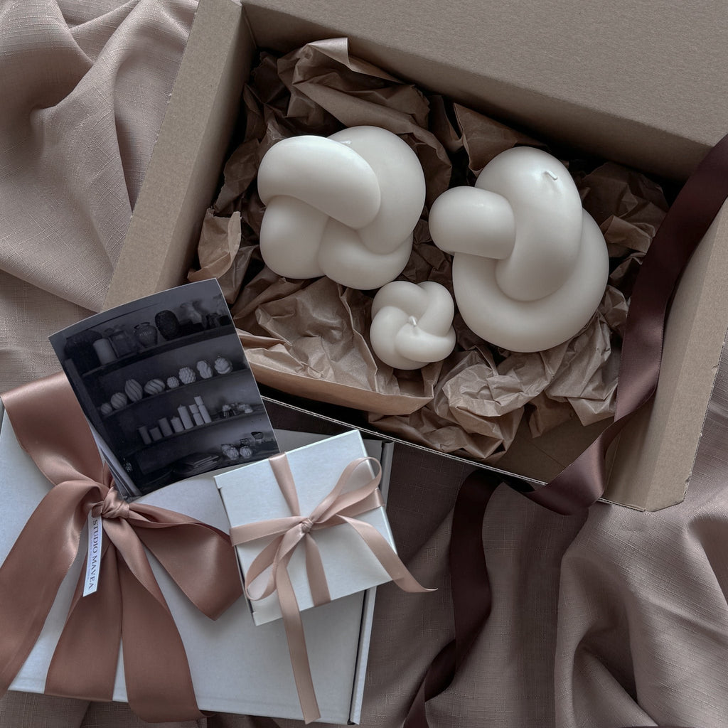 verflochtenes Design, Rapswachskerze, Baumwolldocht, umweltfreundlich, moderne Dekoration, skulpturale Kerze, minimalistisches Design, Geschenkidee, nachhaltiges Produkt, vegan Geschenkideen