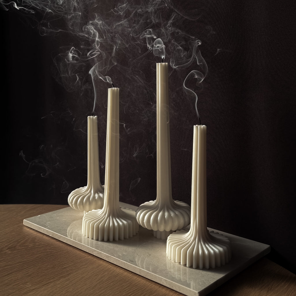 Stabkerze, Dekorationskerze, elegante Kerze, minimalistische Kerze, Abendessen Dekor, Wohnzimmer Accessoire, Geschenkidee, moderne Kerze, einzigartiges Design, stilvolle Beleuchtung.
