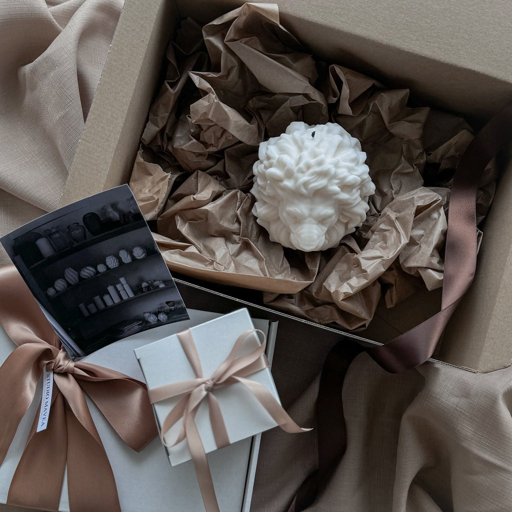 LIO Kerze, Löwenstatue, majestätisches Design, moderner Königspalast, luxuriöse Dekoration, auffälliges Dekor, Geschenk für Kunstliebhaber, starkes Statement, edle Ausstrahlung, zentrales Dekorelement.