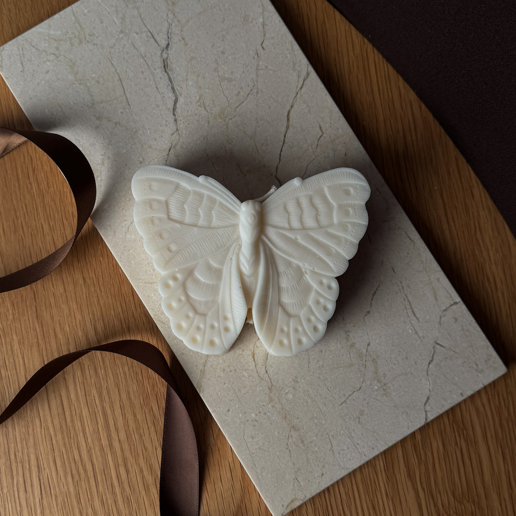 Mariposa Kerze, Schmetterling, mystische Beleuchtung, beruhigende Atmosphäre, Astronomie-Geschenke, Meditationsecke, Dekoration für Wohnzimmer, entspannendes Licht, Sternengucker, Nachtgeschichten.