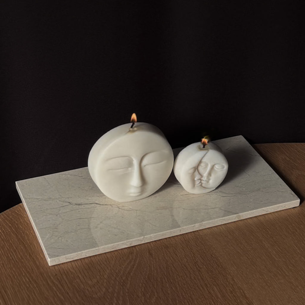 MOON Kerze, FACE Kerze, kunstvolles Design, beruhigende Kerzen, meditatives Ambiente, ästhetische Dekoration, Geschenk für Kunstliebhaber, besondere Heimdekoration, friedvolle Atmosphäre, kreative Beleuchtung.