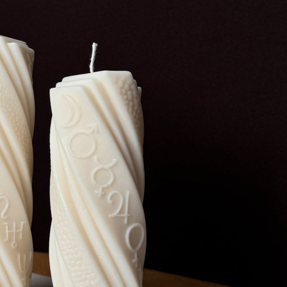 Sternzeichen Kerze, Spirituelle Kerze, PHASES Kerze, Altarkerze, Geschenk für Spiritueller, Hexenkerze Sternzeichen, Planetenkonstellation Dekor, Planeten Kerze, Planeten Zeichen Kerze, Mars, Jupiter, Saturn, Erde, Mond.