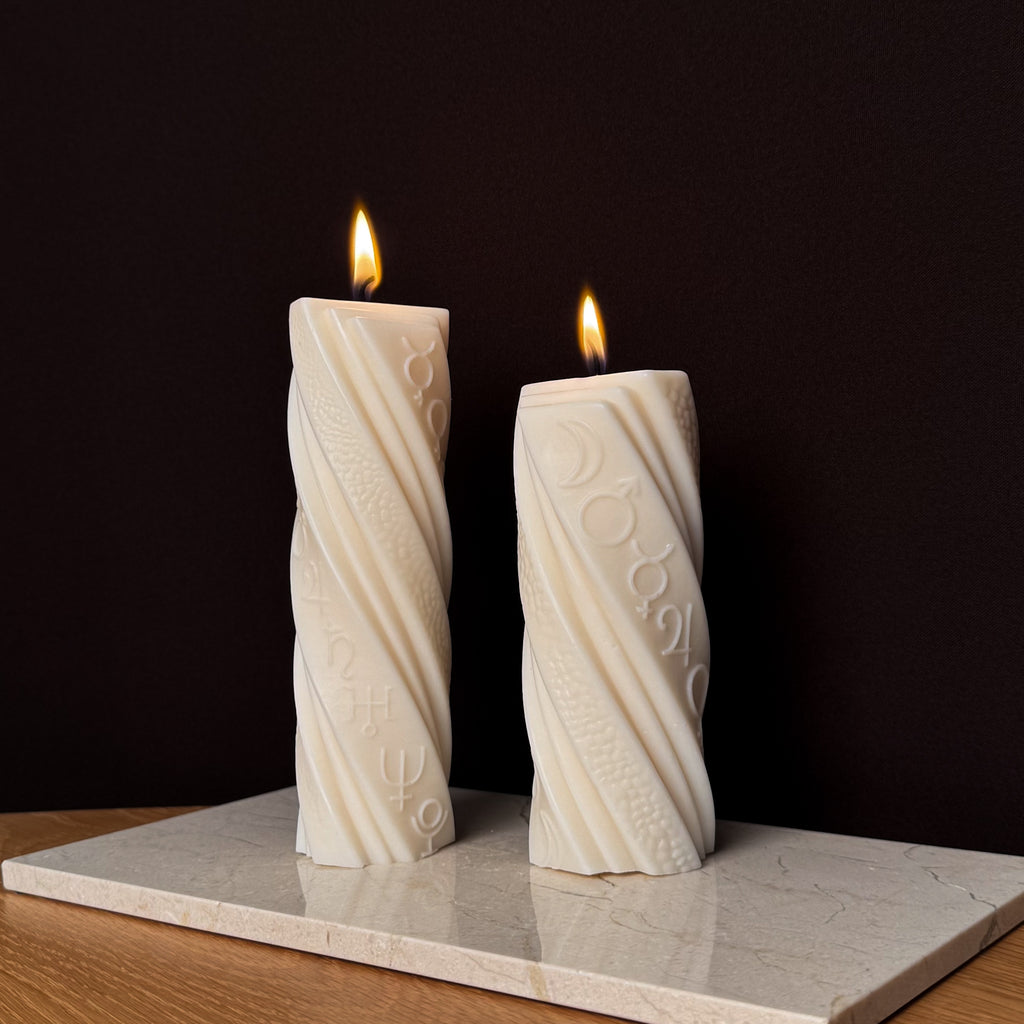 Sternzeichen Kerze, Spirituelle Kerze, PHASES Kerze, Altarkerze, Geschenk für Spiritueller, Hexenkerze Sternzeichen, Planetenkonstellation Dekor, Planeten Kerze, Planeten Zeichen Kerze, Mars, Jupiter, Saturn, Erde, Mond.