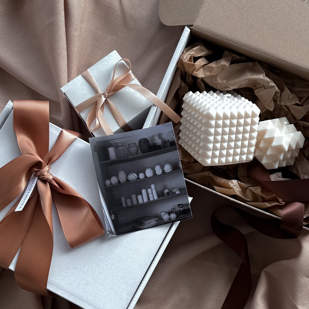 SquareKerze, Quadratische Kerze, Minimale Dekoration, Minimale Einrichtung, Futuristische Einrichtung, Futuristische Dekoration, Zeitlose Deko, Kubik, Kubus, Kubusdeko, Designerkerzen, Designer, StatementPieces, Geschenkidee